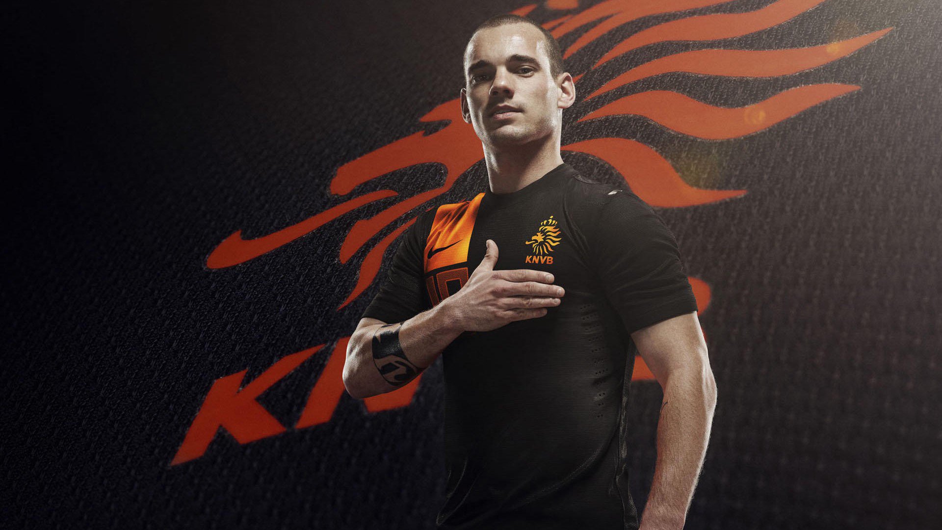 青年队战术演练专注于场上转换速度与防守位置纪律，青年集训队